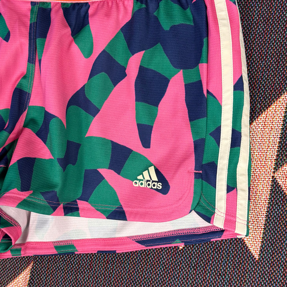 NEW adidas x FARM Rio Pacer Shorts size Medium Magenta Palm Tree 3 Stripe RARE - Picture 5 of 7